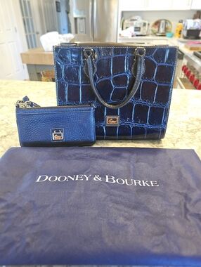 Vintage Dooney & Bourke Janine Leather Tote with Navy Blue Pebble Grain Wristlet